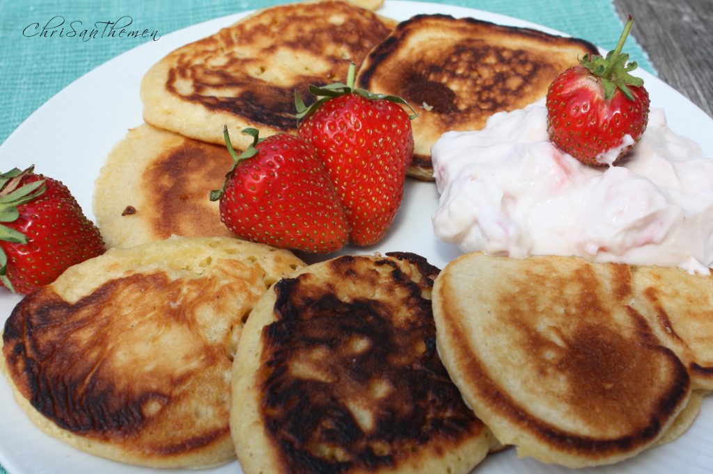 pancakes mit erdbeerquark